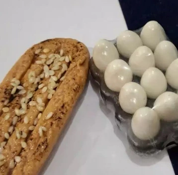 تصویر مگنت یخچالی شونه تخم مرغ و نون کنجدی (دست ساز) 